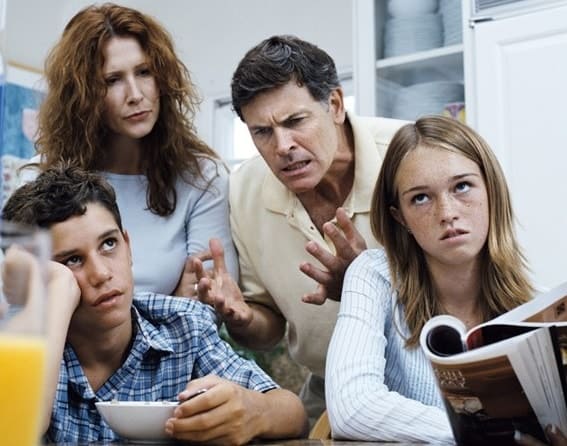 Причины проблем подростков в семье